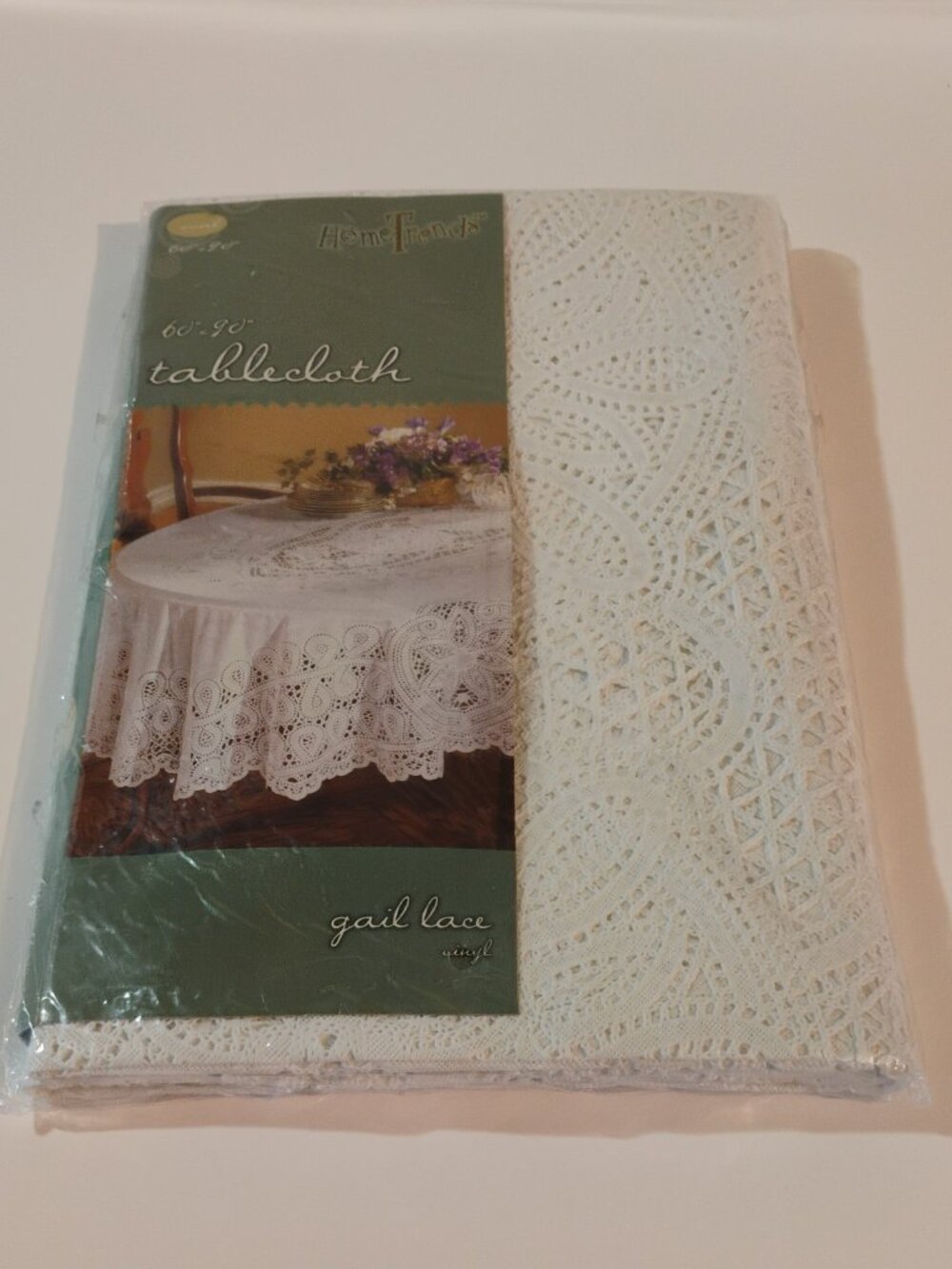 HomeTrends  Vinyl Gail/ Lace  Look  Tablecloth Oval 60 X 90  Gail/White  Vintage